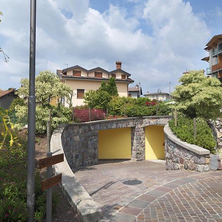 Hotel Miralago Bossico Bagian luar foto