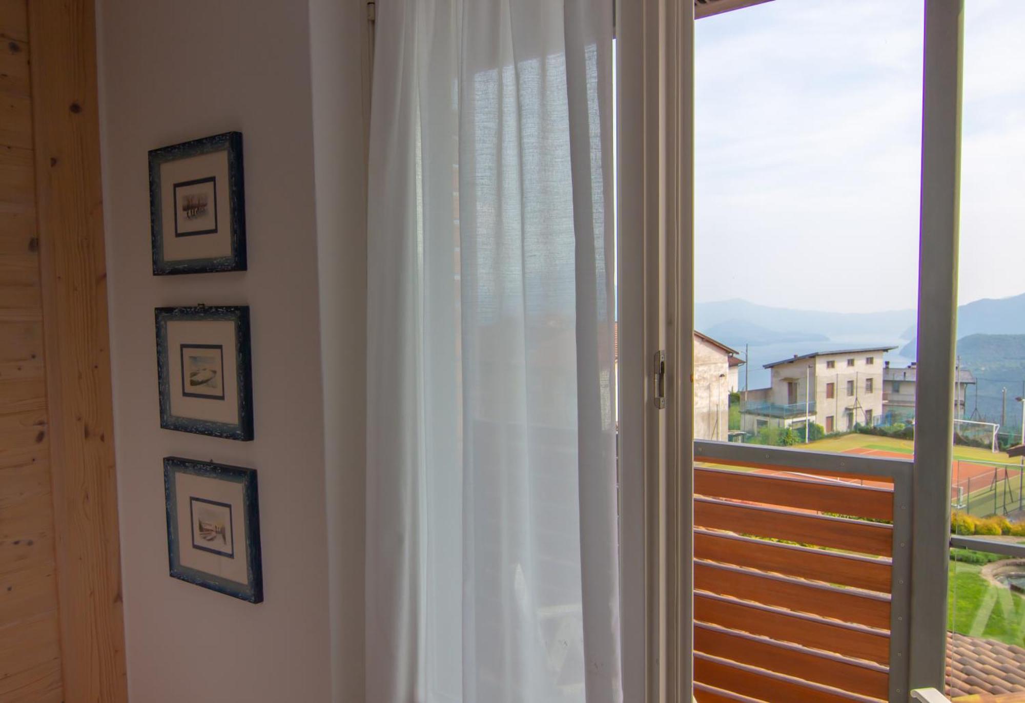 Hotel Miralago Bossico Ruang foto