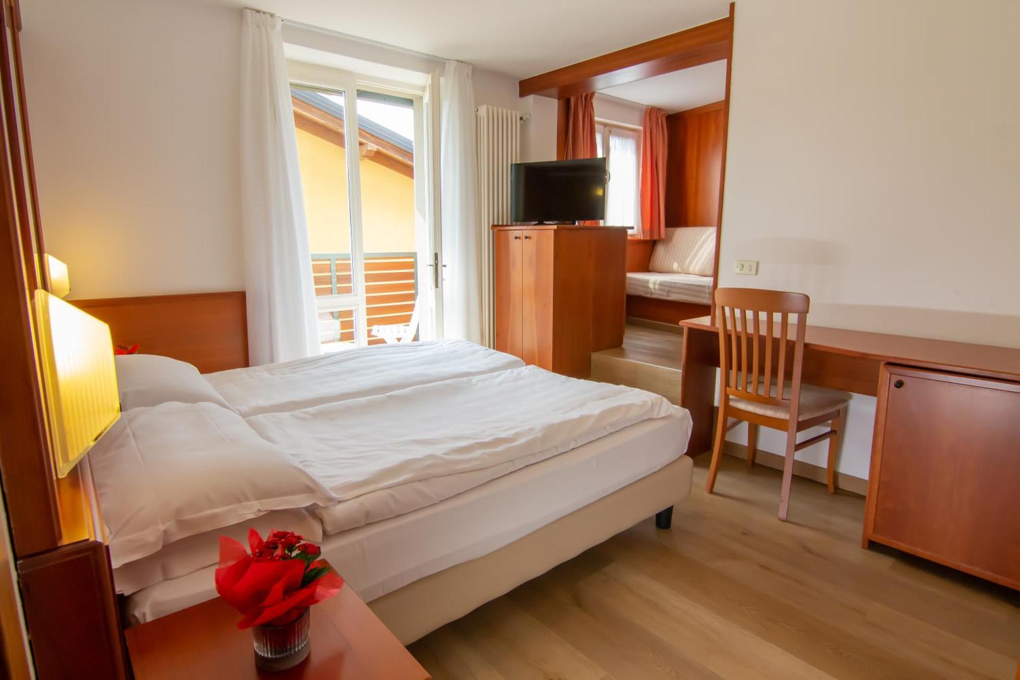 Hotel Miralago Bossico Ruang foto