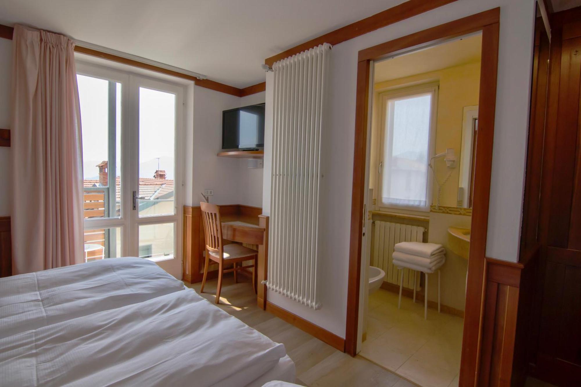 Hotel Miralago Bossico Ruang foto