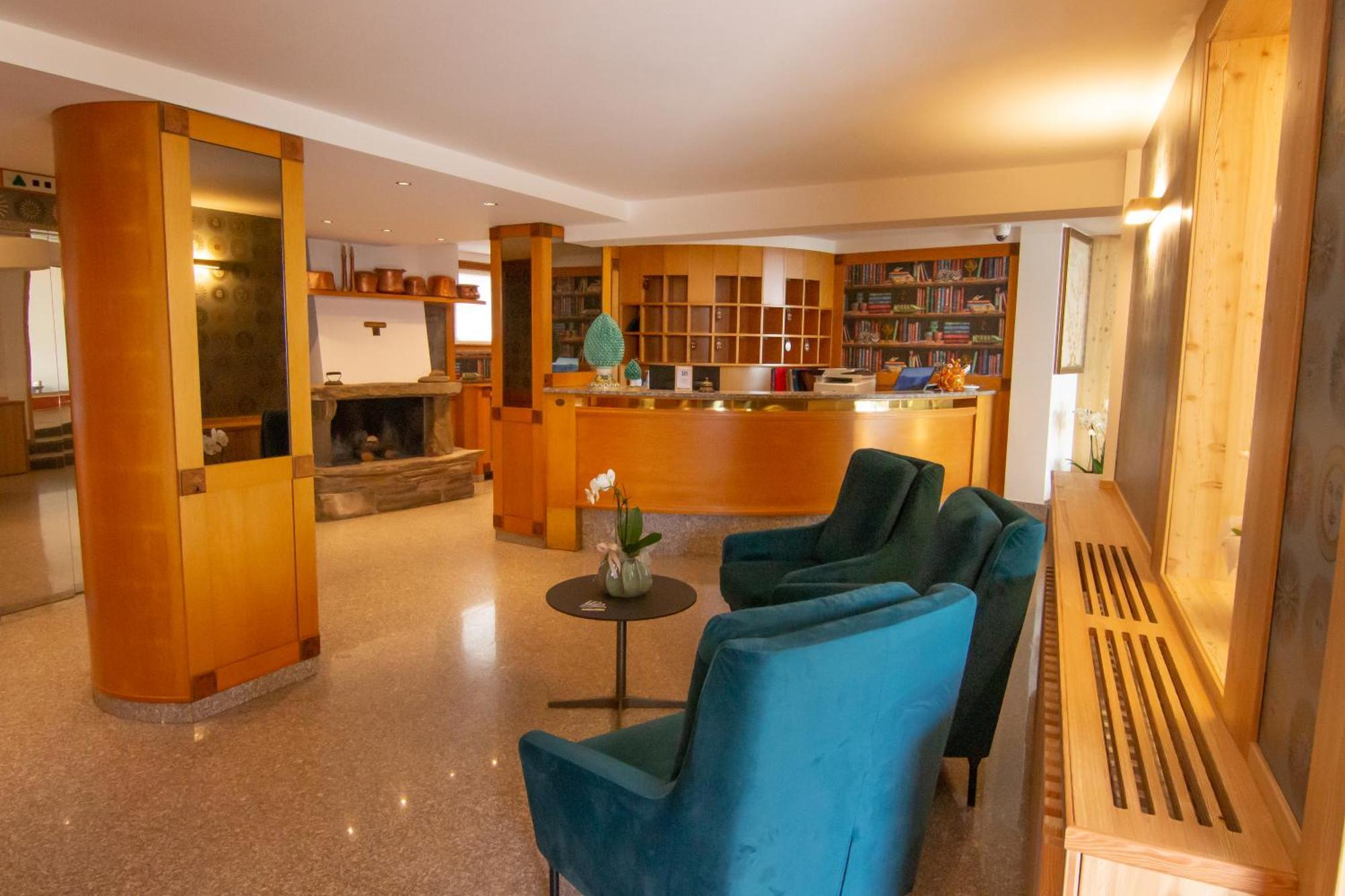 Hotel Miralago Bossico Bagian luar foto